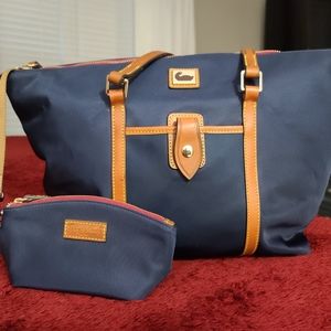 Dooney and Bourke tote